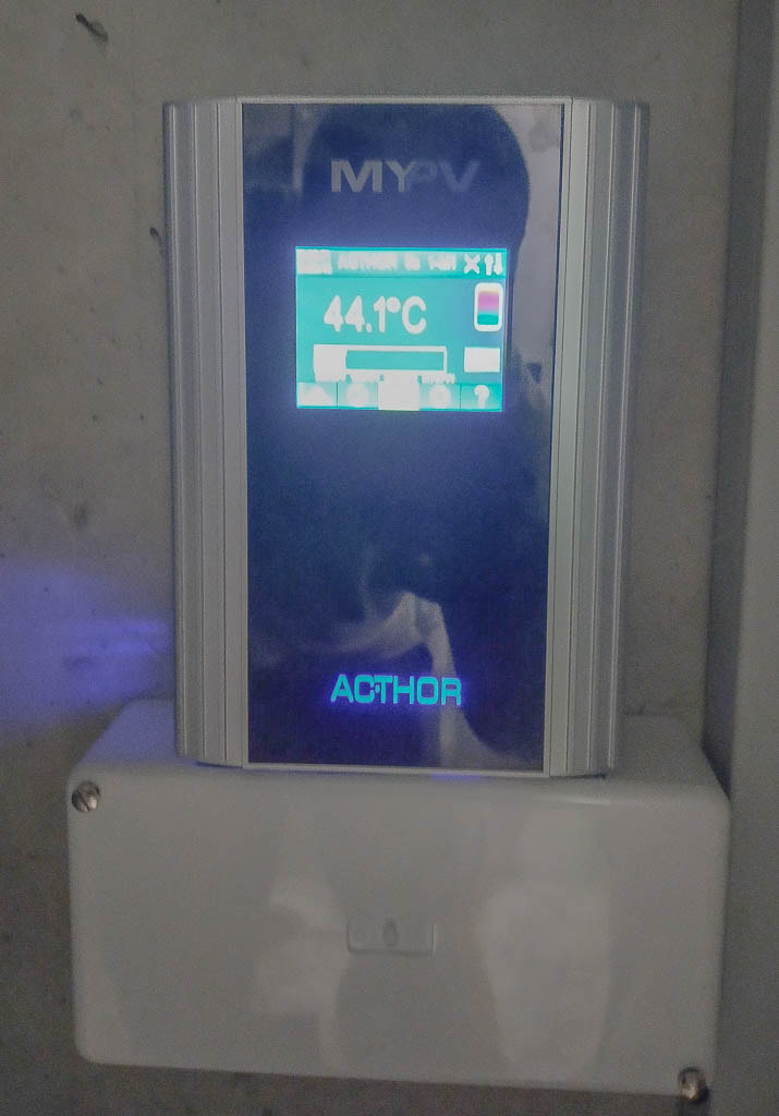Warmwasser Heizstab Steuerung über AC-Thor S9, gesteuert über Solarmanager.